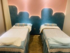 -PE SALON