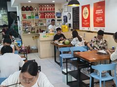-老何家后安粉·糟粕醋海鲜火锅(三亚湾椰梦长廊店)