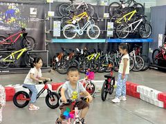 -迪卡侬(顺峰山店)