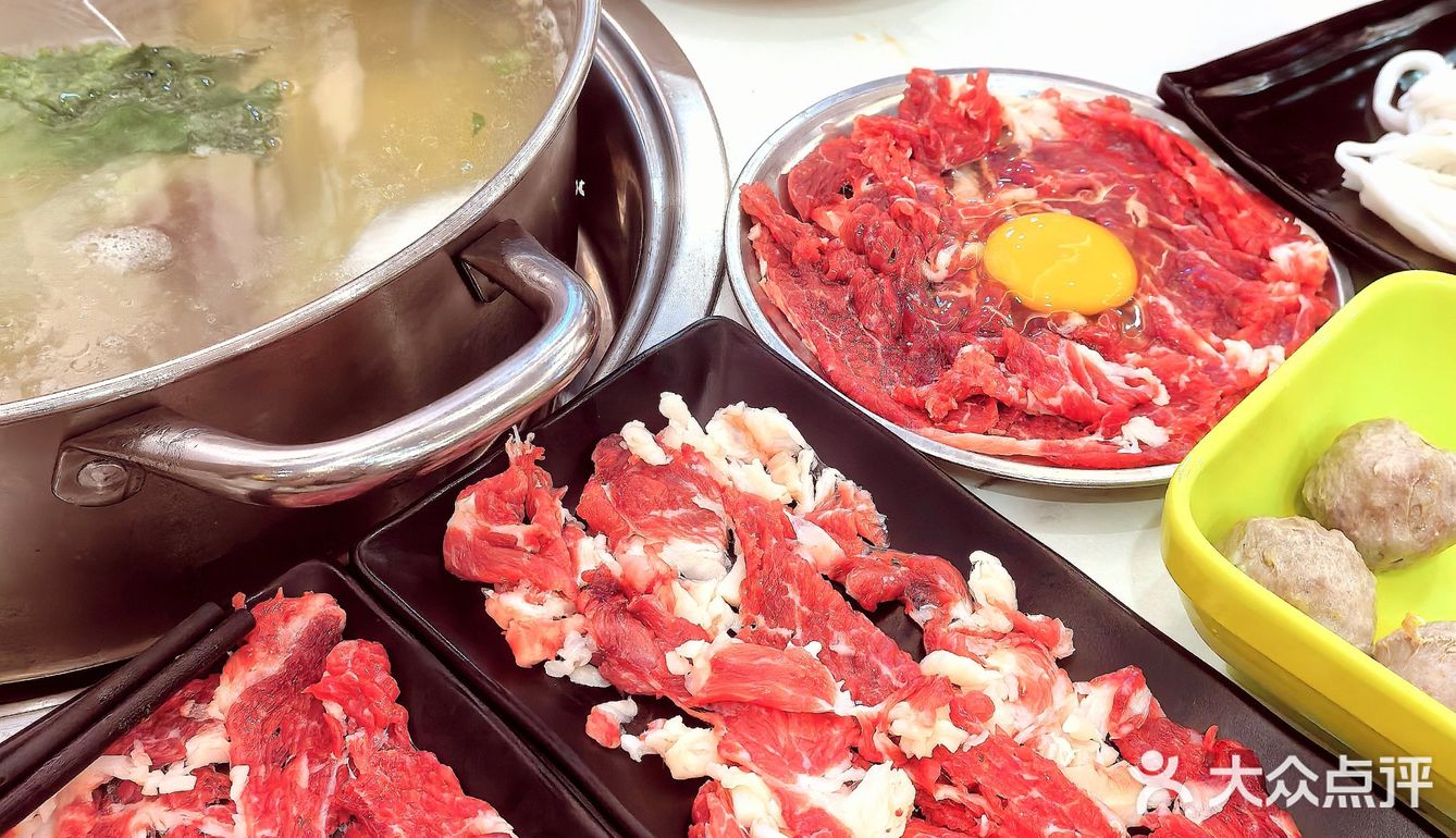 人均四十多，吃到扶墙走的牛肉火锅[点赞]