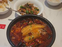 -渝是乎酸菜鱼·川渝小炒(新世界百货望京店)