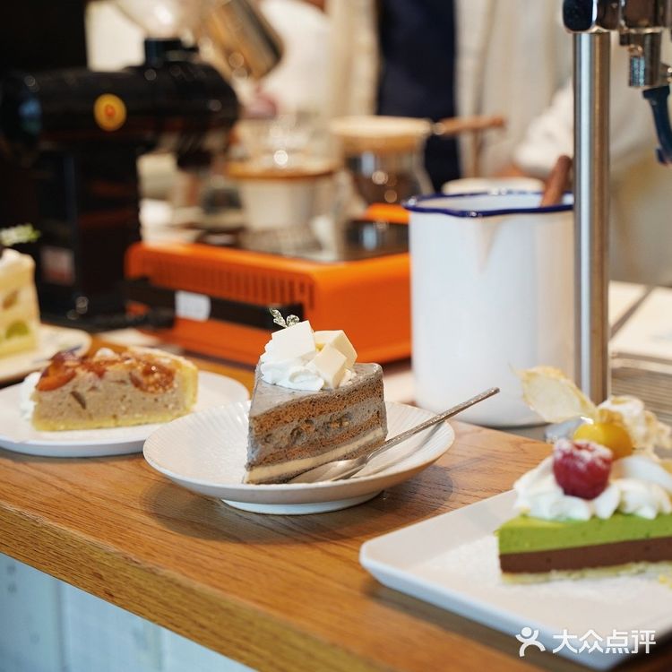 葡萄青提戚风 黑芝麻豆乳红茶戚风