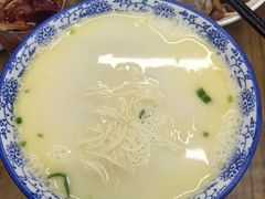 -雪琴面馆富安特色鱼汤面(城中花园店)