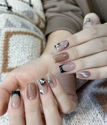 -UMl Nail 尤米美甲美睫半永久