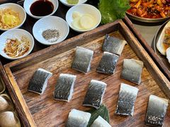 -围炉肉舍•炭烤活鳗•丹东海鲜烤肉(步行街店)