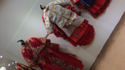 -觅白婚纱礼服馆