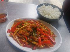 鱼香肉丝饭-父二代辣肉面·盖饭