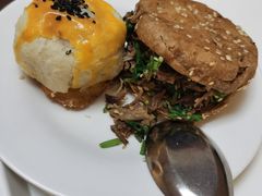 烧饼夹牛肉-护国寺小吃(地安门店)