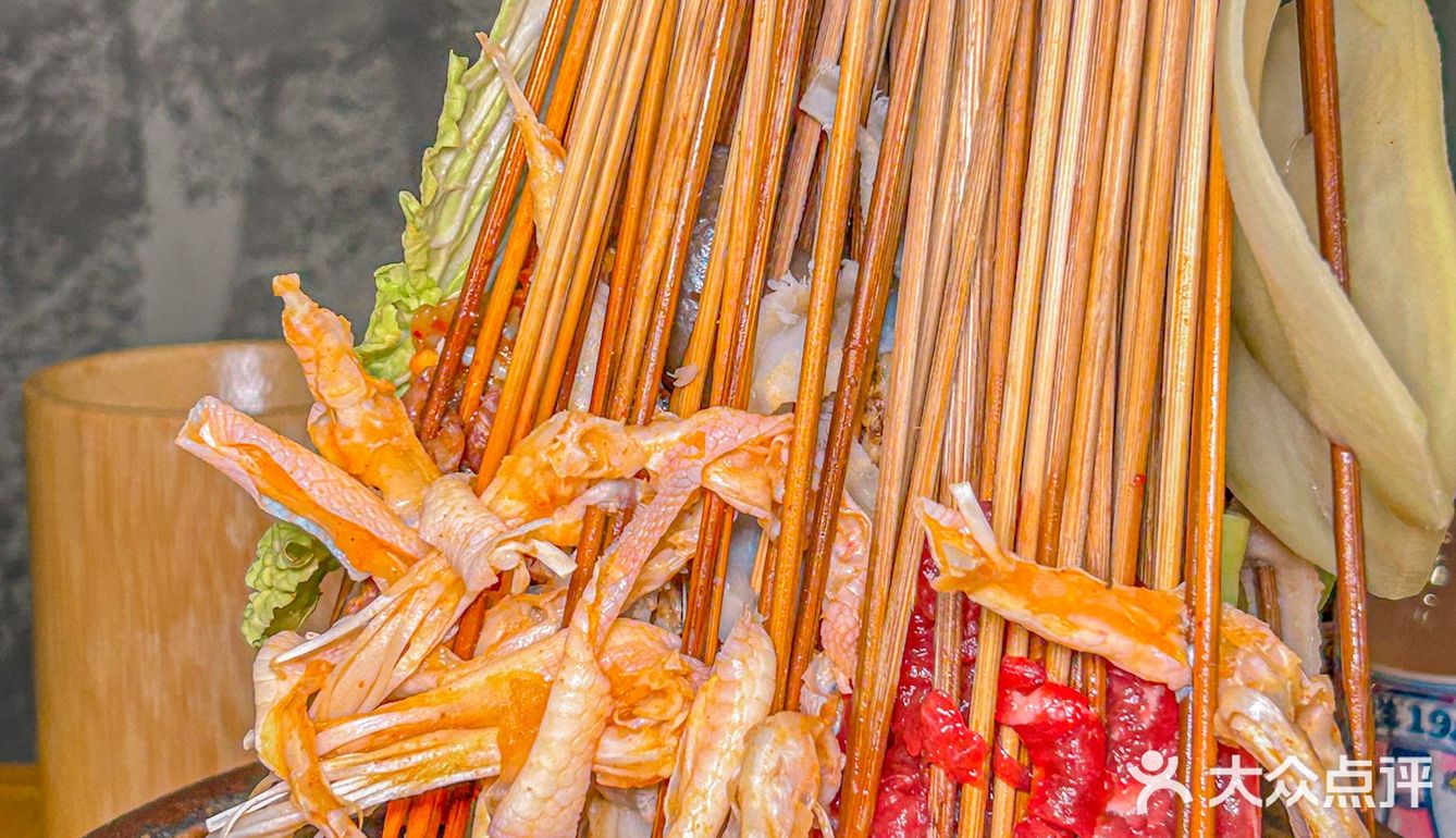 西安首店丨0.38一串的瓦罐串串太香了啊啊啊啊‼️