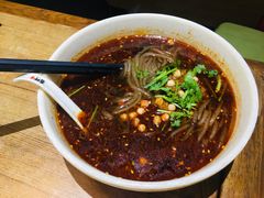 酸辣粉-吉祥馄饨(新亚国际大厦店)