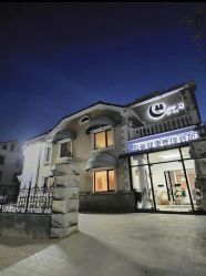 -月之旅·尊 高端月子会所(科馨别墅一店)