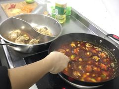 -小草屋轰趴馆别墅派对新场团建家庭聚会