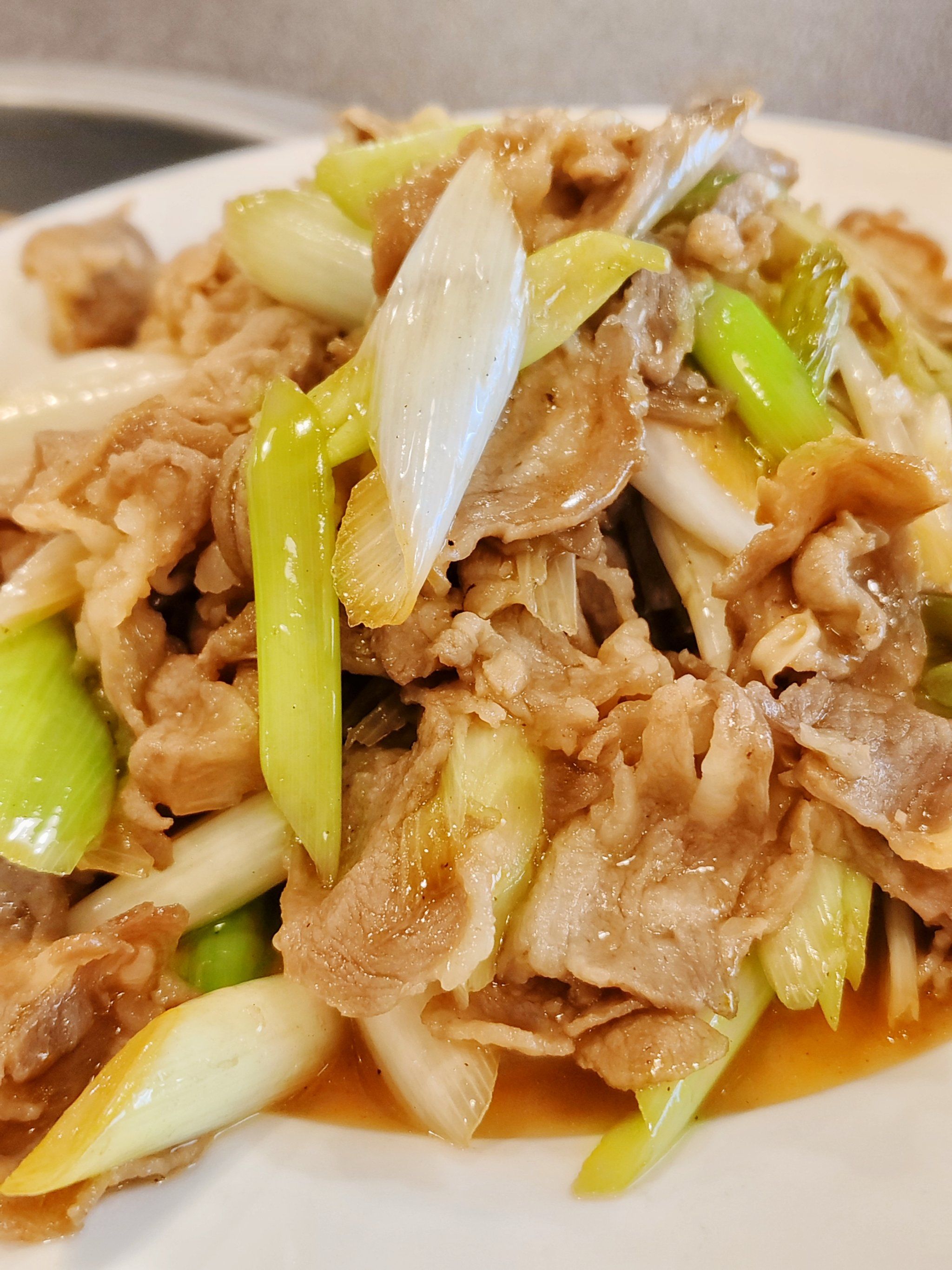 鲜嫩多汁的葱爆羊肉