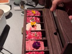 -左庭右院鲜牛肉火锅黑金店(陆家嘴中心店)