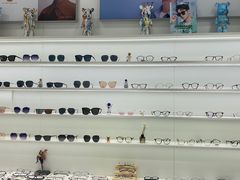 -一人多镜蔡司·依视路眼镜店(琉璃店)