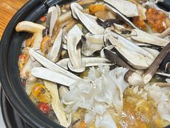 -菌之家·专业纯野生菌火锅·特色炒菌