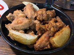 原味炸鸡和酱油鸡双拼-MI WU FACTORY米屋美食工厂餐厅(绿地店)