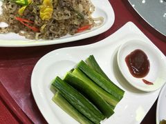 沾酱小黄瓜-River Café 海鲜自助(重庆丽笙世嘉酒店)