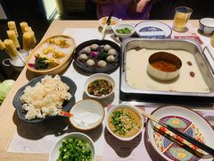 -尚尚仙·酸汤猪手·猪肚鸡火锅(华联万柳购物中心店)