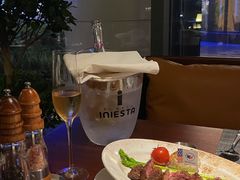 -MONICH牛排融合餐厅(和义大道购物中心店)