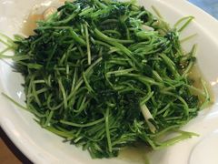 清炒豆苗-一个叫川的地方(麒麟新天地店)