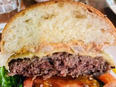 招牌牛肉汉堡-UPPER KITCHEN(延安路店)