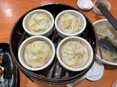 -莱莱小笼·乔艾