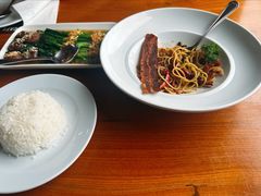 -Chom Cafe and Restaurant