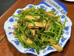 臭干炒蒿子杆-徽香源黄山菜