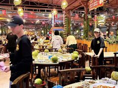 -三亚火车头万人海鲜广场