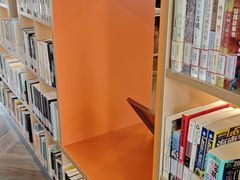 -漕河泾街道图书馆(漕河泾社区文化活动中心店)