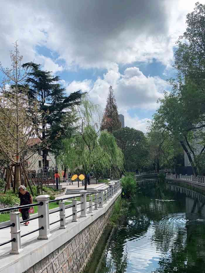 曹杨公园-"曹阳社区人们的乐园~从小就有了~期间改造.