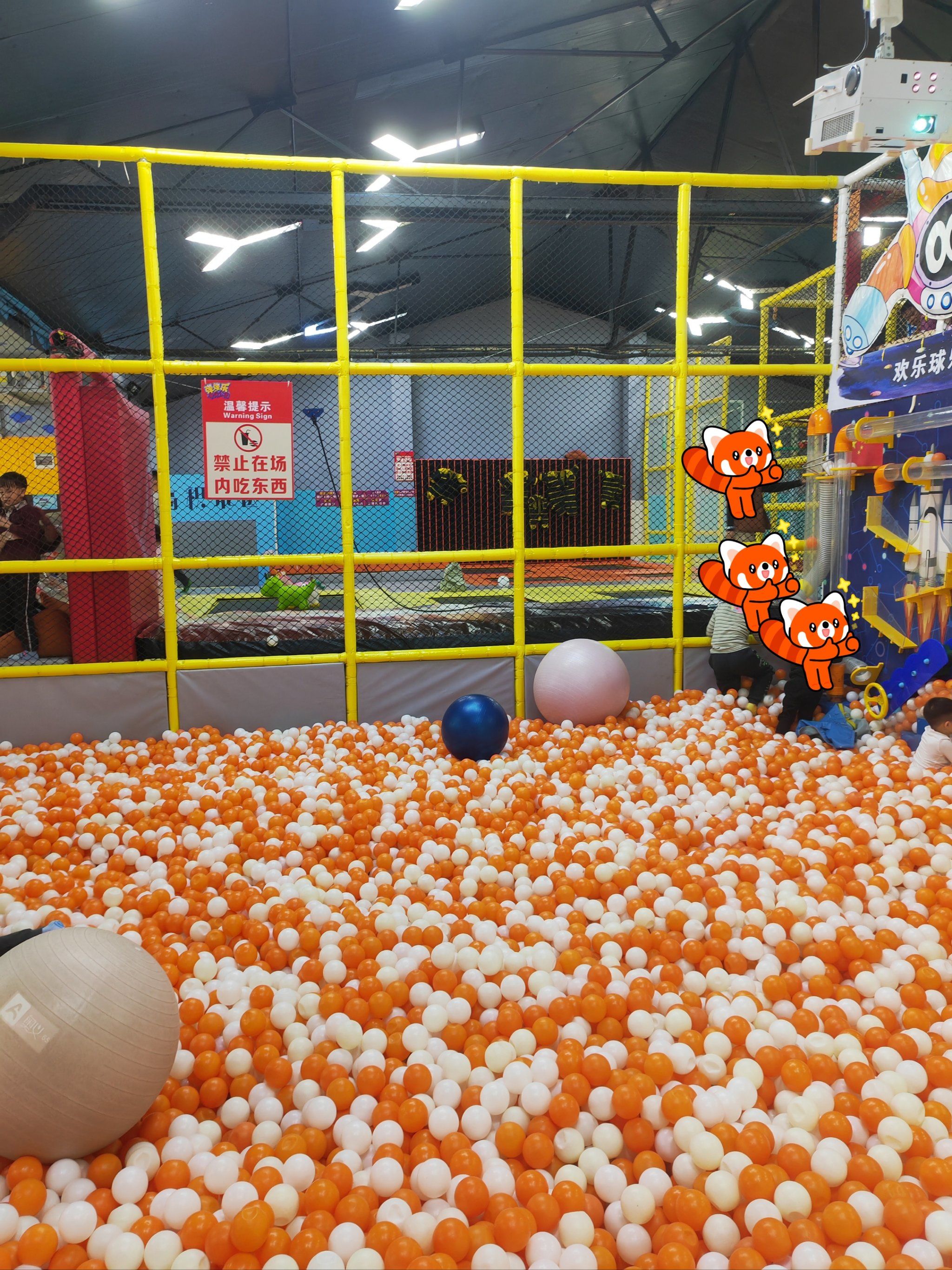 这家弹弹乐蹦床运动馆太绝啦!