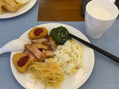 餐饮设施-望儿山温泉水乐园