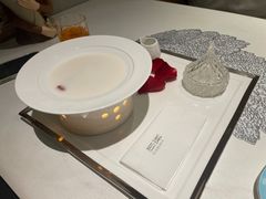 -燕庭·纯燕窝·甜品下午茶(南京西路店)