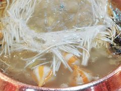 -虾弄弄海派小龙虾·牛羊蝎子火锅