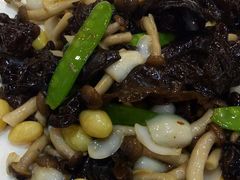 秀珍菇炒云耳白果百合-汇景花园酒家(基立下道店)