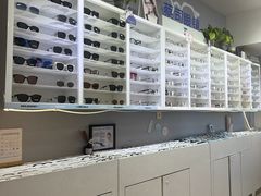 -天空之镜眼镜店蔡司依视路授权店(天通苑店)