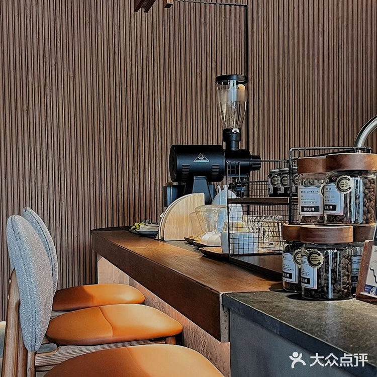 原木风咖啡馆:独特韵味让你流连忘返!