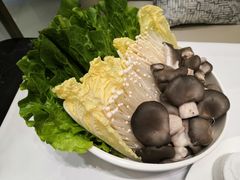 -红鼎豆捞·非遗鲍皇汤火锅(宝丰路店)