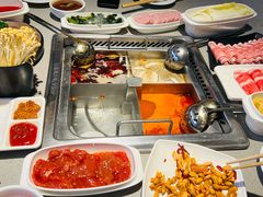 -海底捞火锅(新松江路生日主题店)