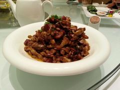 黄金勾炖五花肉-谷语中餐厅