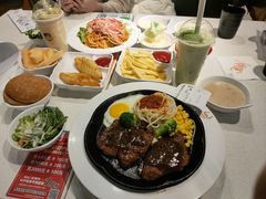 -汤姆家的牛排意面披萨(新城市广场店)