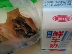 烧饼夹肉-洪峰浩老北京烧饼夹肉(角门路店)
