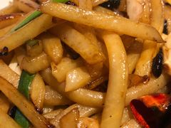 金牌土豆丝-吃饭皇帝大土家民族菜(正大广场店)