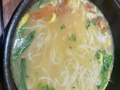-银米·云南传统过桥米线(双廊黑金冠店)