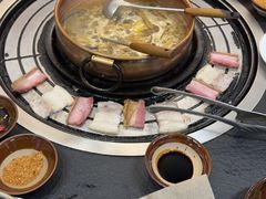 -阿山卓·野生菌火锅·纳西火塘烤肉