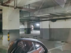 -绿地·新都会-地下停车场