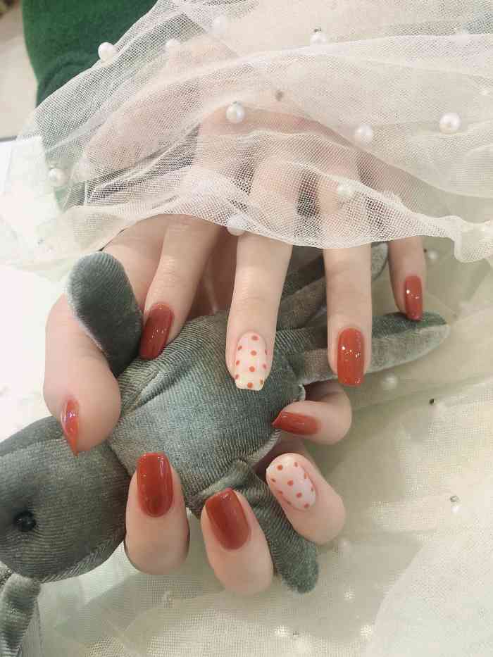 赫拉美甲(阳光世纪店)-"【项目】美睫位置就在星天广场6楼,电梯.