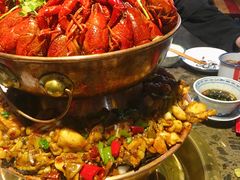 -沪小二炭火蛙锅(淮海中路美食不夜城店)